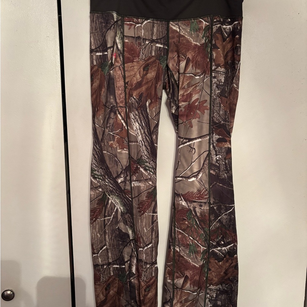 Under Armour Camo Scent Control Yoga Pants